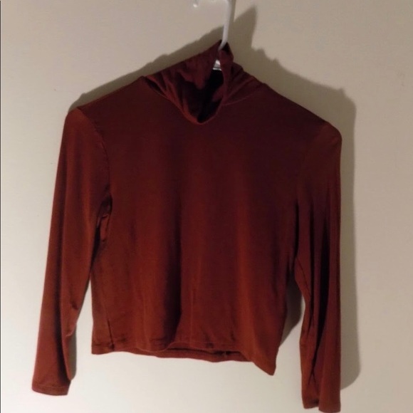 Forever 21 Tops - Maroon cropped turtle neck forever 21